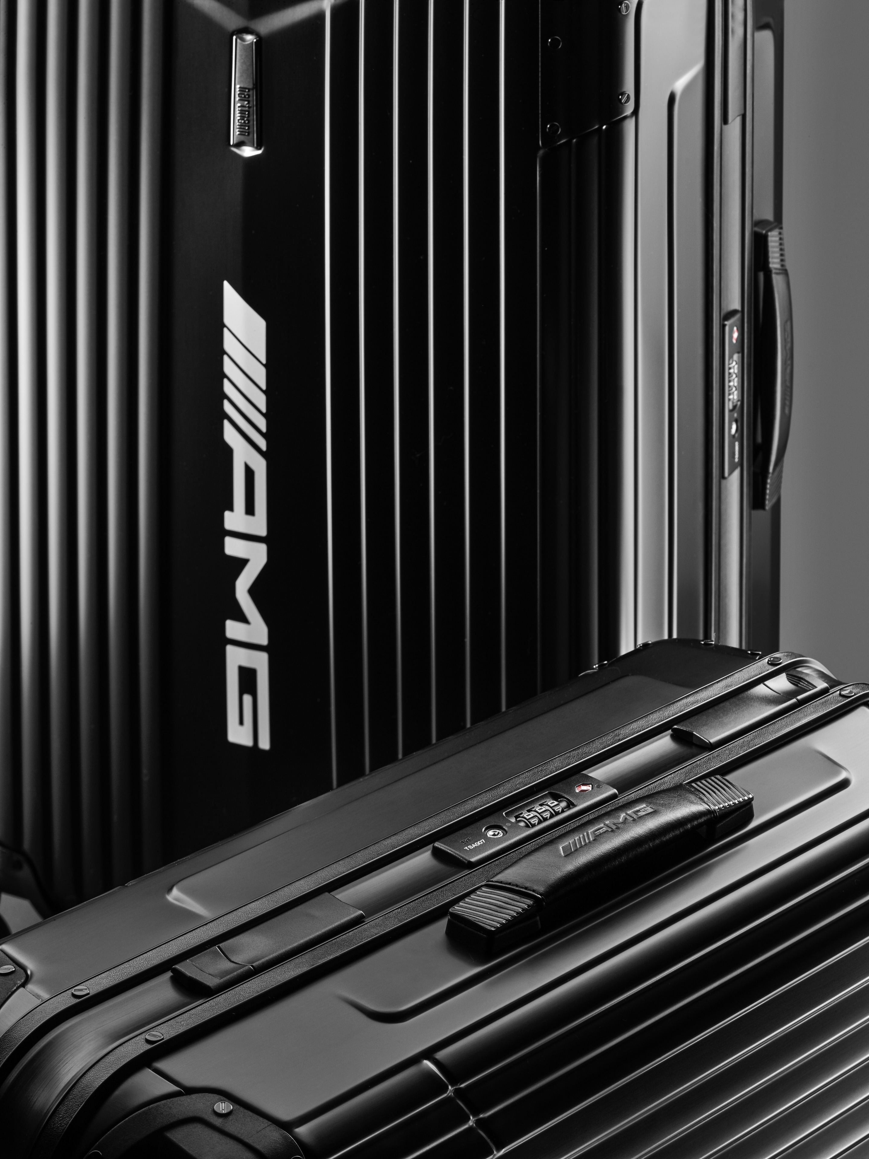 Valises AMG, 7R Master, 70 cm - noir, Aluminium, Hartmann, 73 l