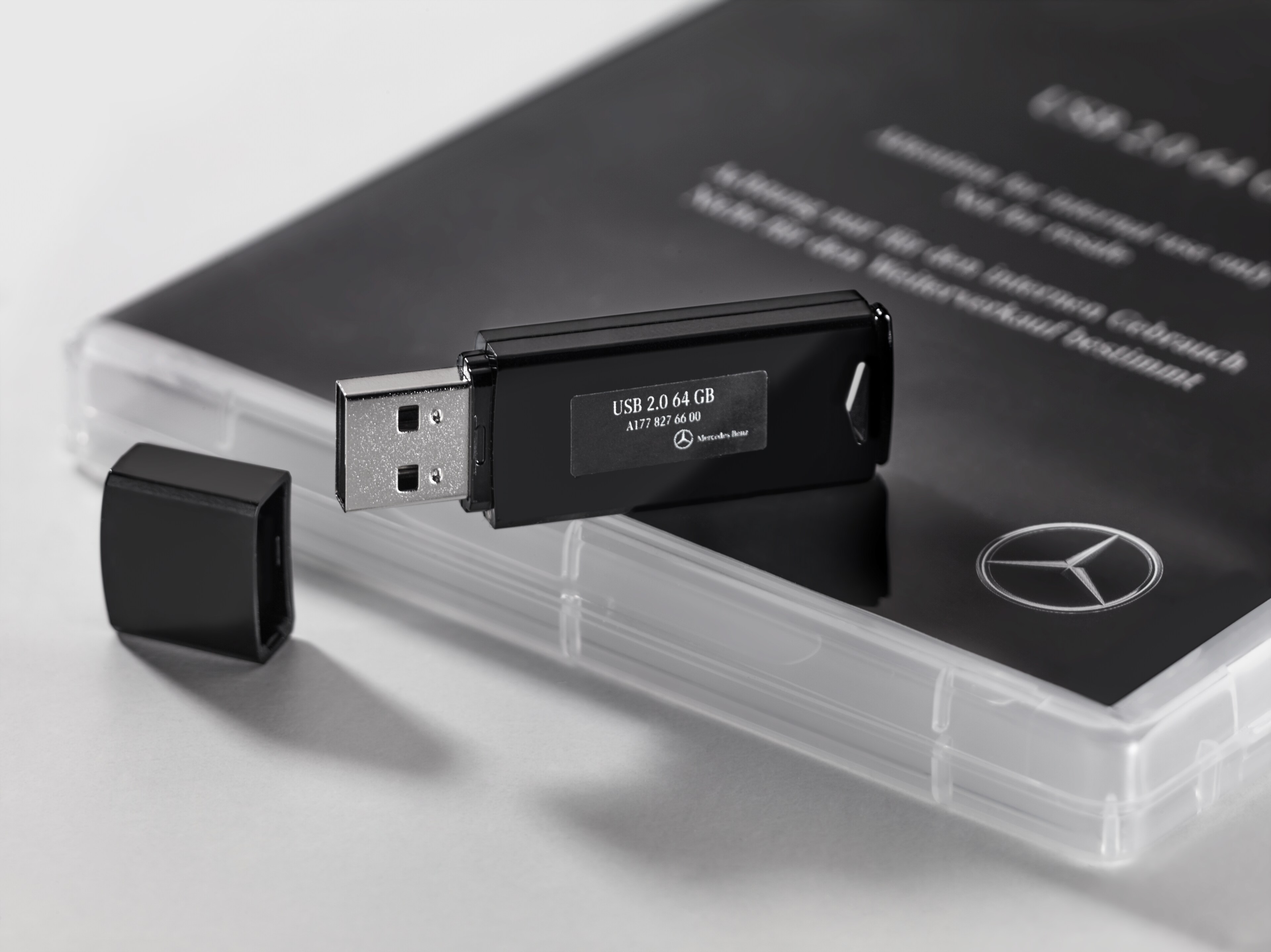 Clé USB distributeur 64 Go, vide, pour les mises à jour cartographiques COMAND - noir