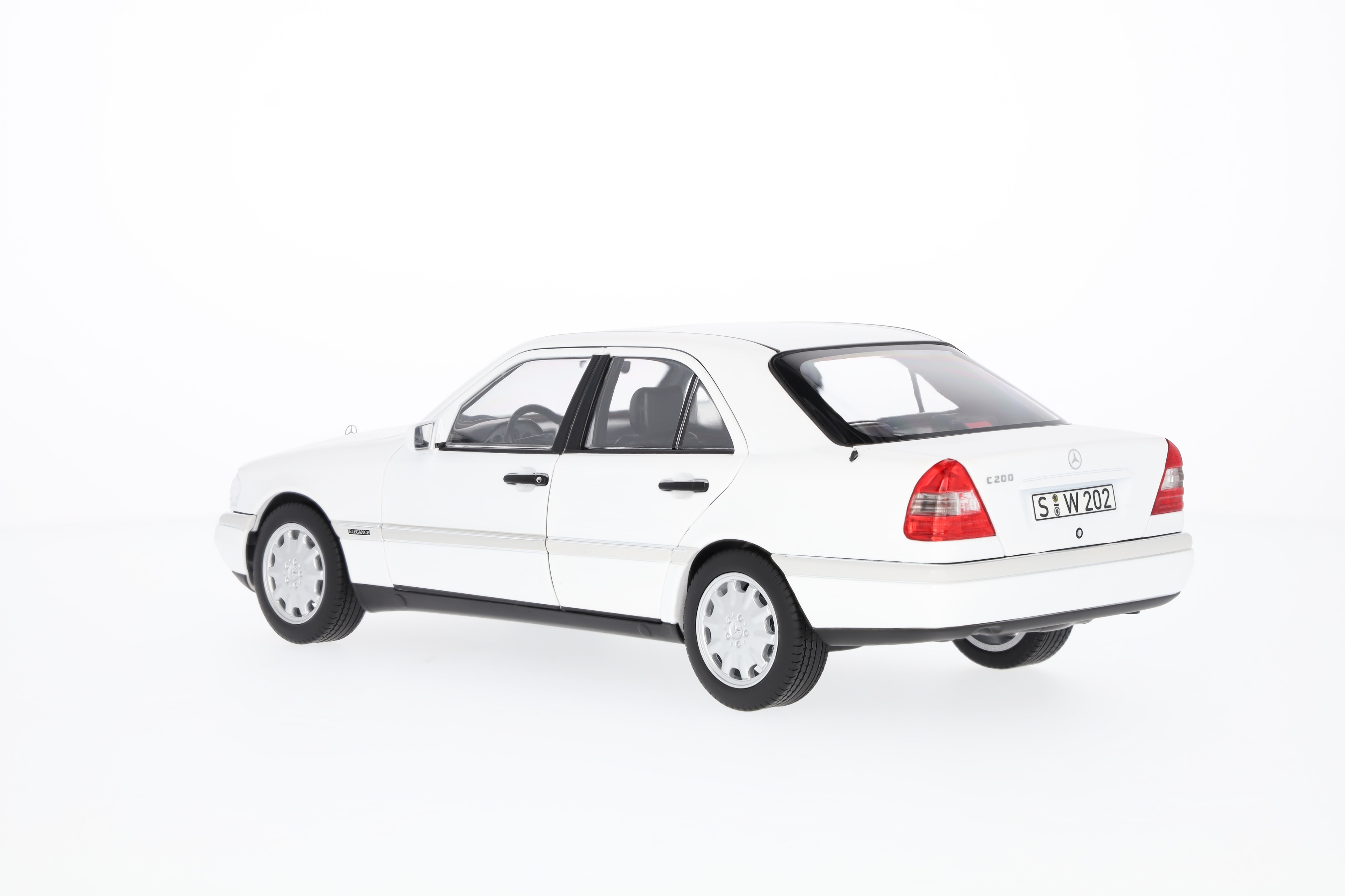 C 200 Berline W 202 (1993-1996) - blanc polaire, Norev, 1:18