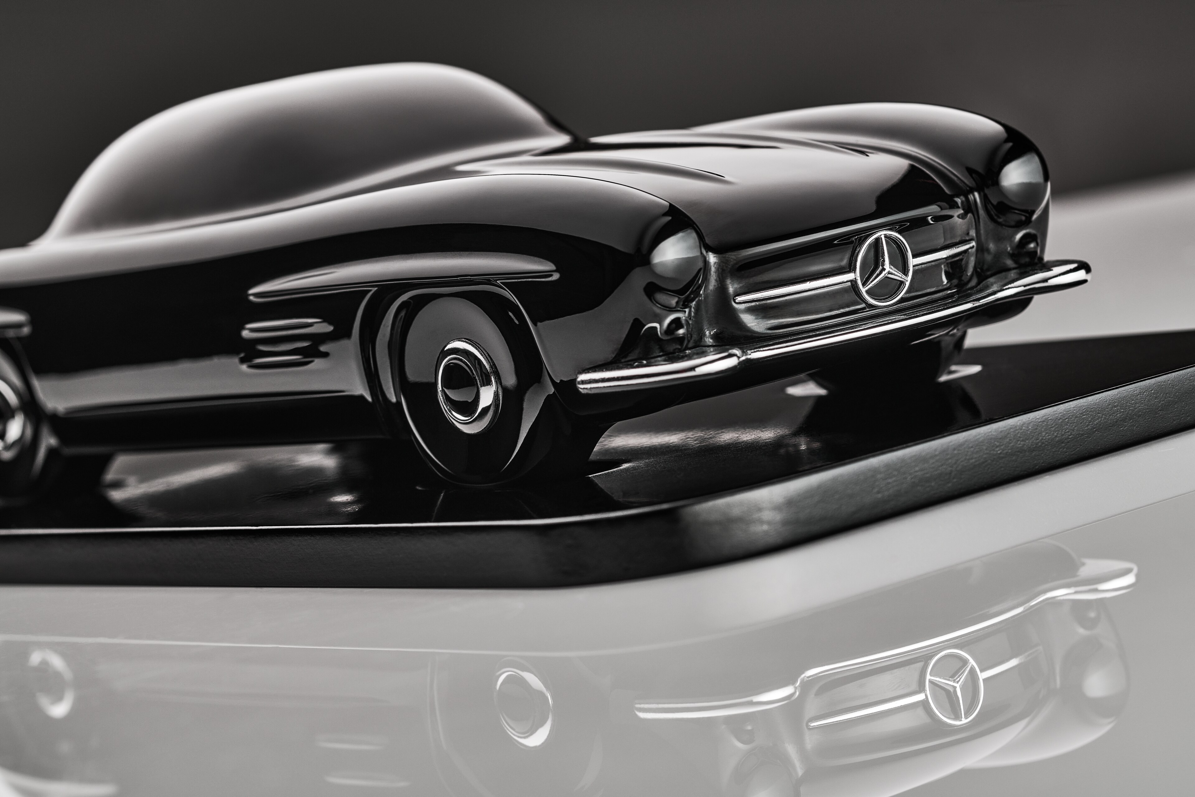 Sculpture 300 SL Coupé W 198 II (1957-1963) - noir, Minichamps., 1:18