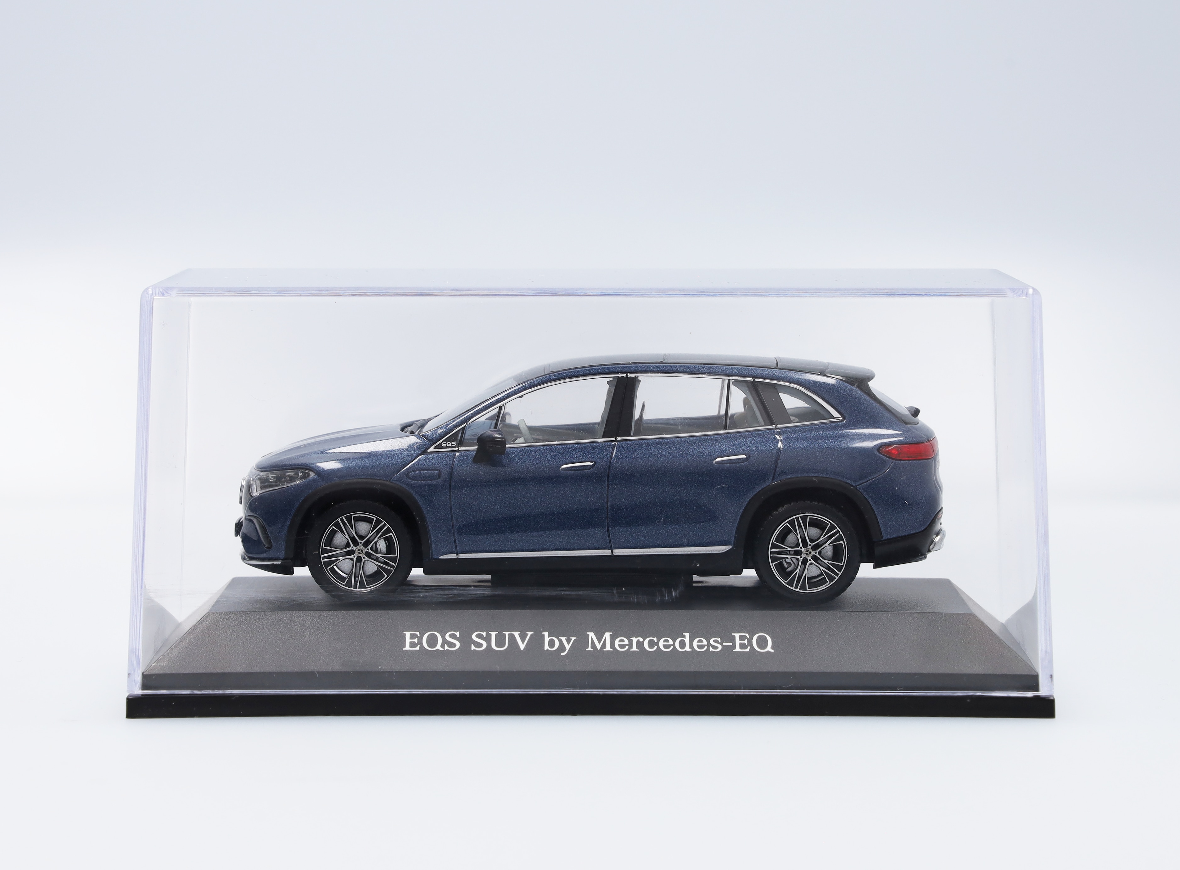 EQS SUV X296, 1/43e, divers coloris