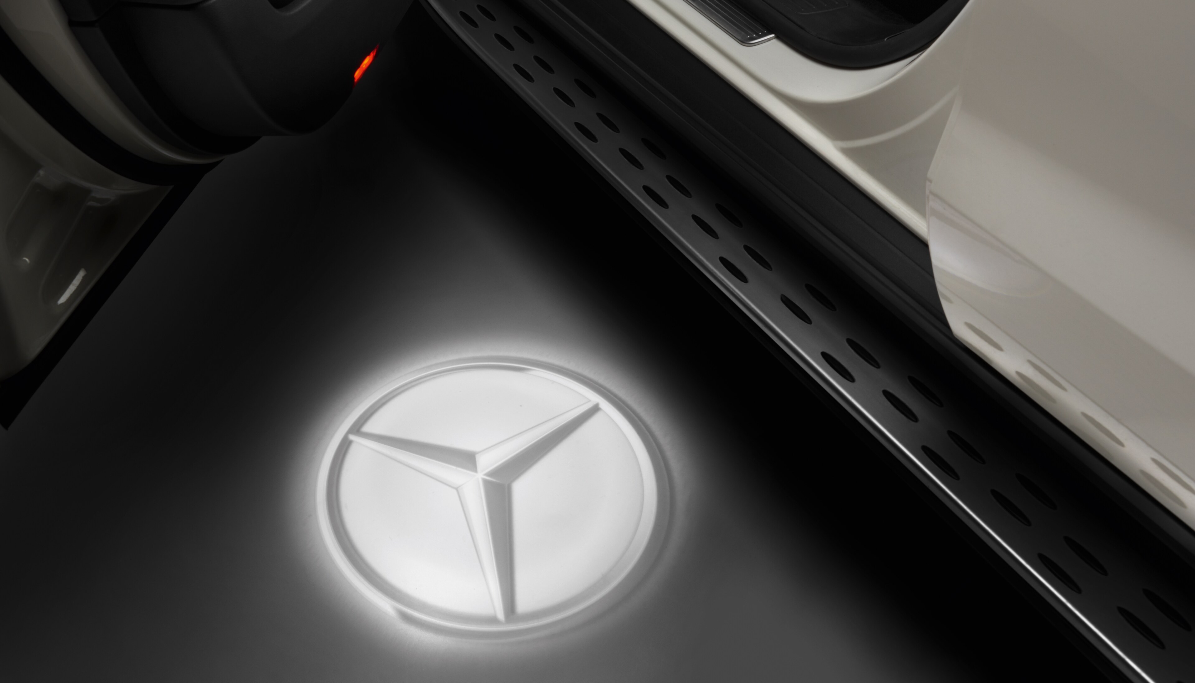 Projecteur de logo LED, Étoile Mercedes - 1 jeu