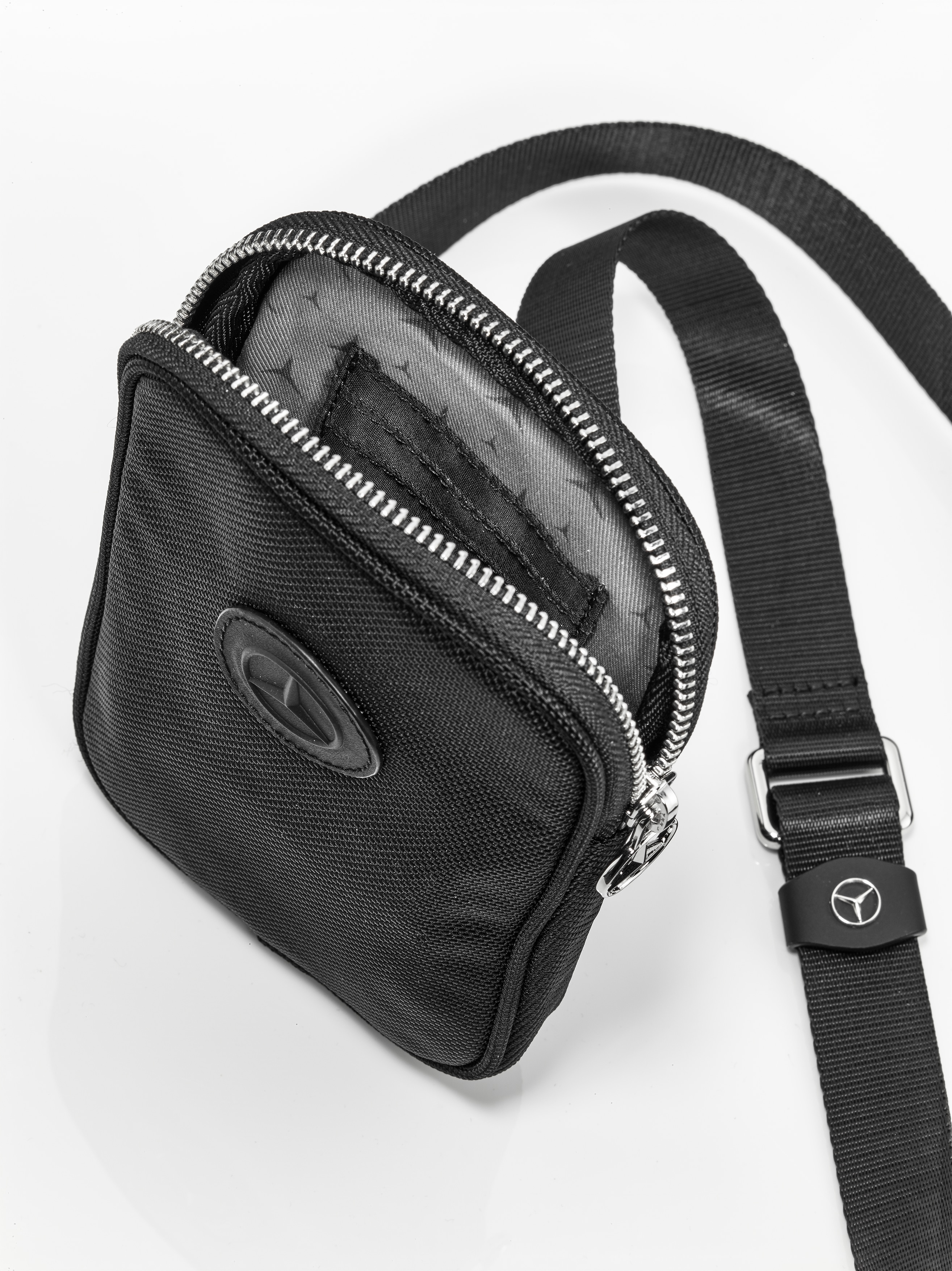 Pochette pour téléphone portable - noir, Polyamide (recyclé) / Polyester (recyclé)