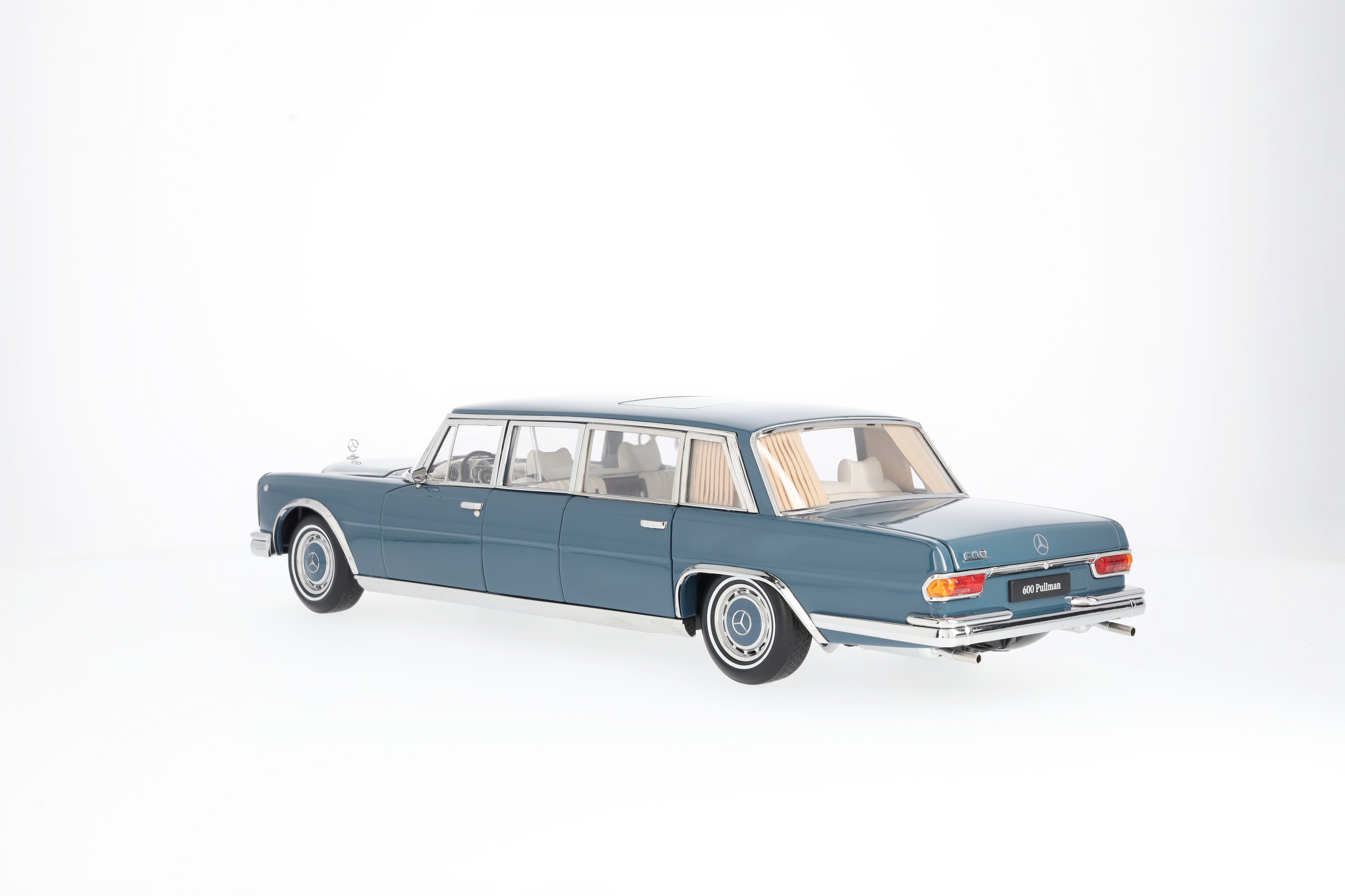 600 Pullmann W 100 (1963-1981) - bleu, NZG, 1:18