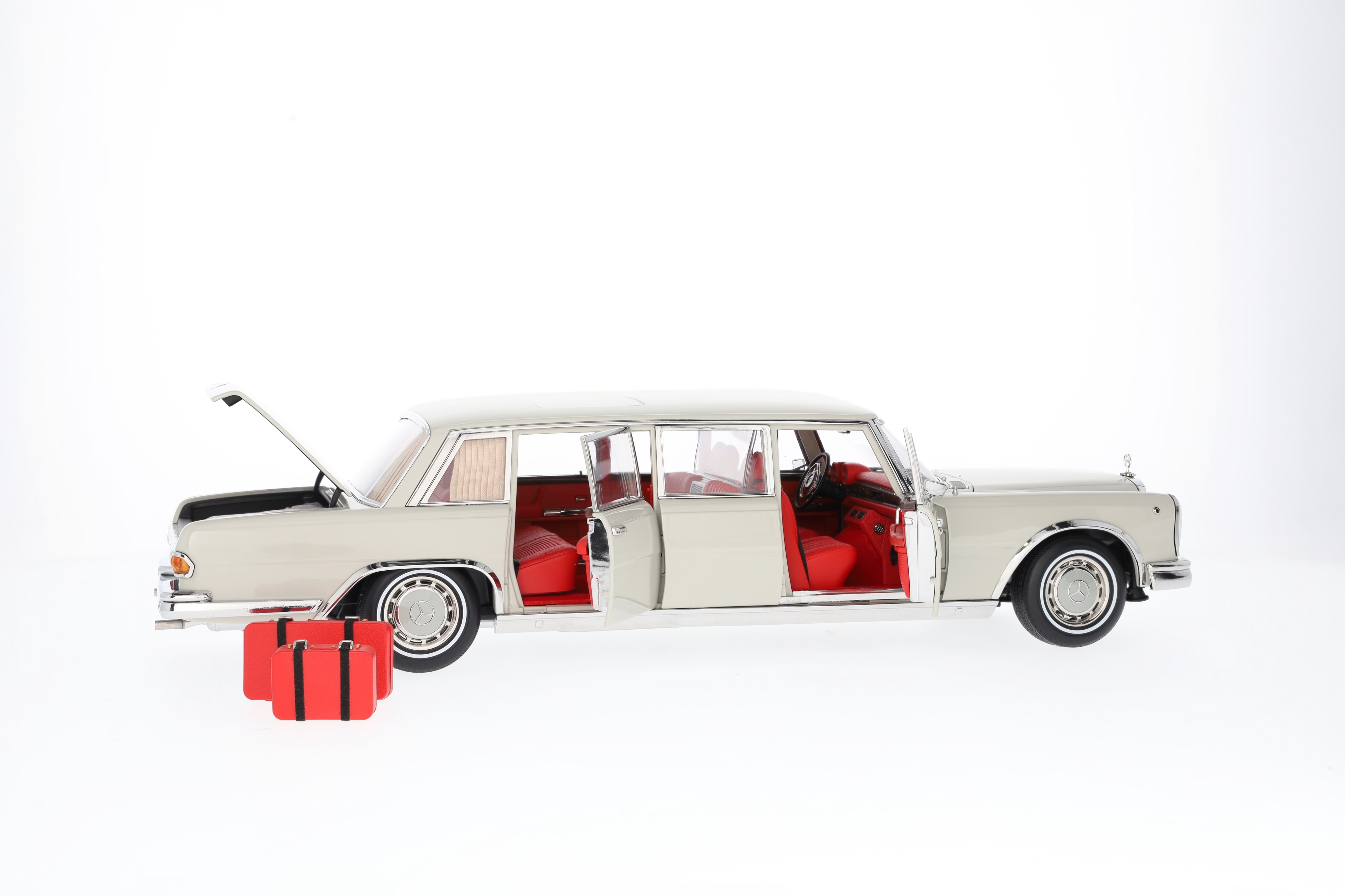 600 Pullmann W 100 (1963-1981) - gris blanc, NZG, 1:18