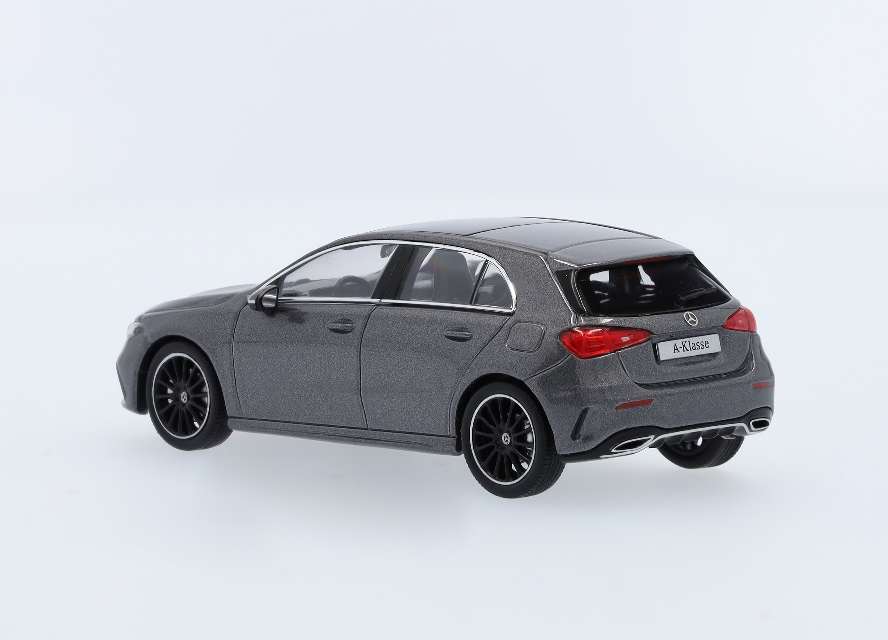 Classe A, Berline compacte, AMG Line, W177 - gris montagne, Minimax, 1:43
