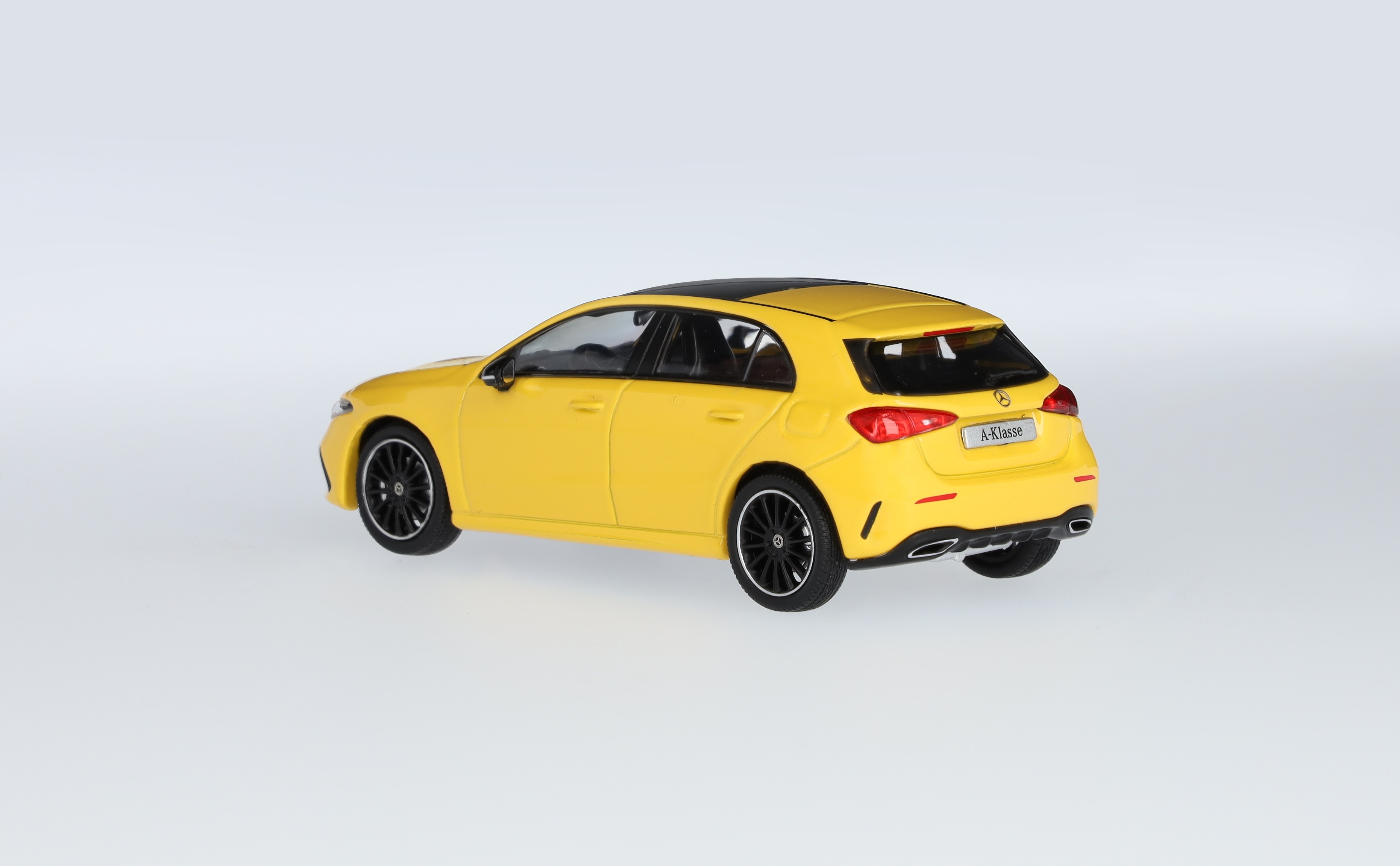 Classe A, Berline compacte, AMG Line, W177 - jaune soleil, Minimax, 1:43