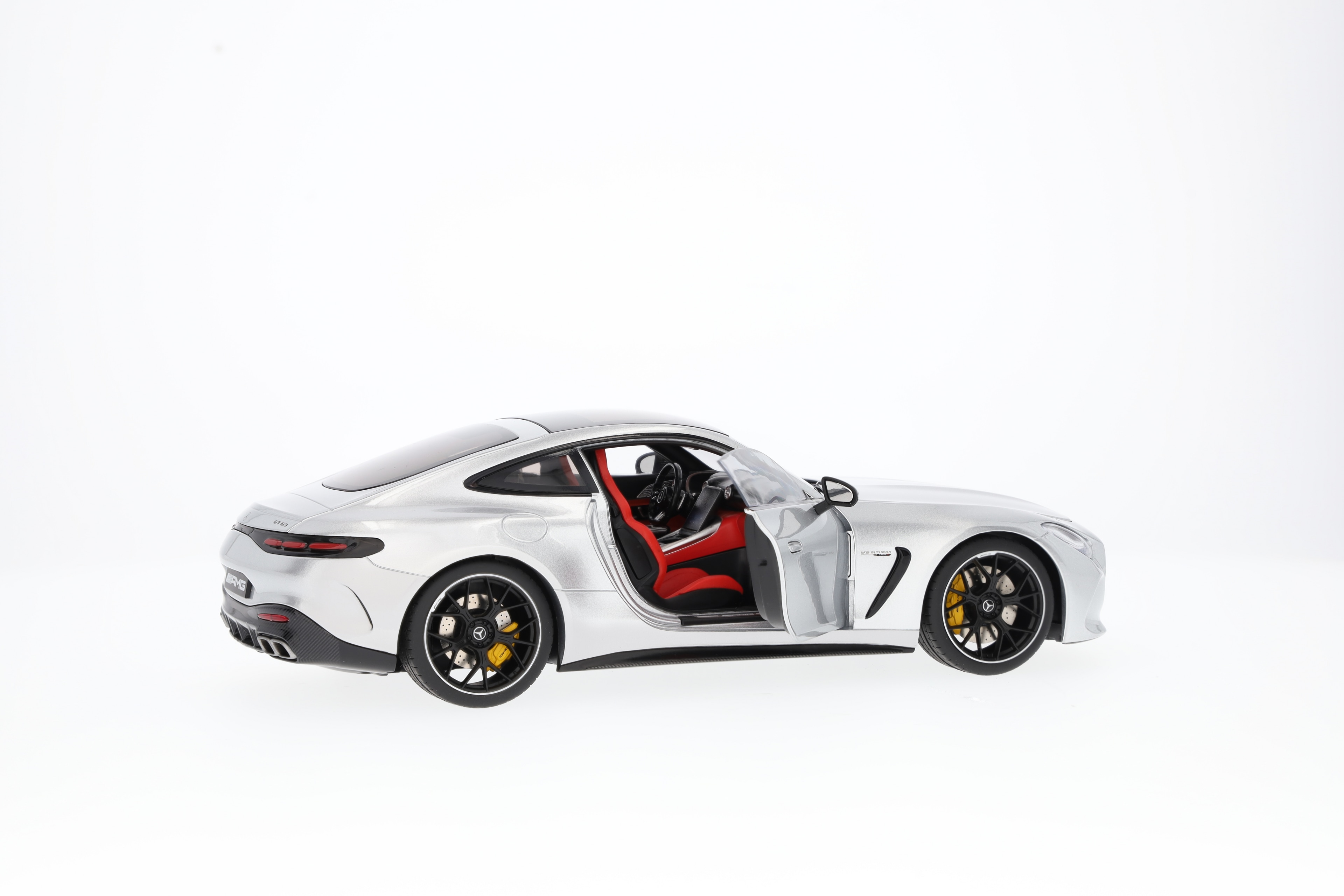 Mercedes-AMG GT 63, C192 - argent high-tech, NZG, 1:18